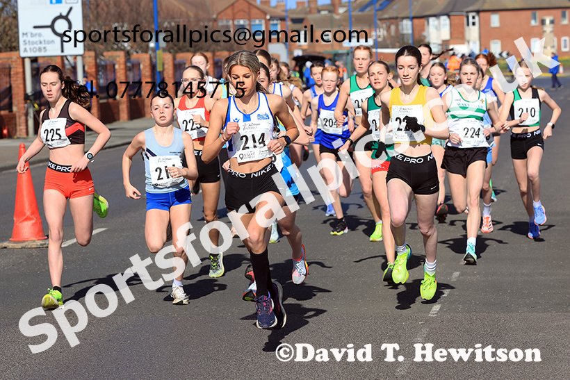 Girls under-15s 5k, 2025 Northern 12 and 6 Stage Road Relays and Junior 5k, Redcar. Photo: David T. Hewitson/Sports for All Pics